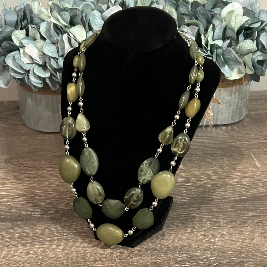 Green Gemstone Double Beaded Necklace 12$